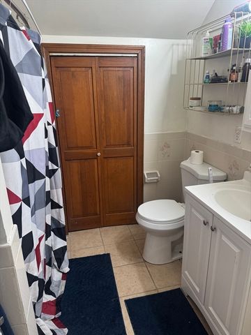 186 Fountain St, Fall River, MA 02721