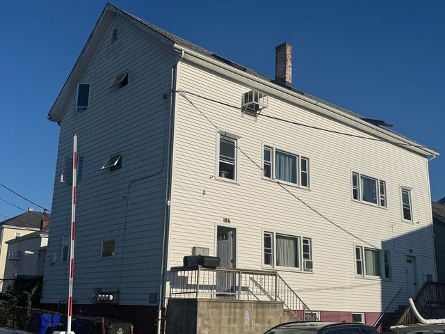 186 Fountain St, Fall River, MA 02721