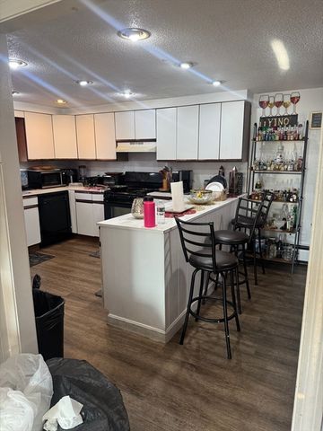 186 Fountain St, Fall River, MA 02721