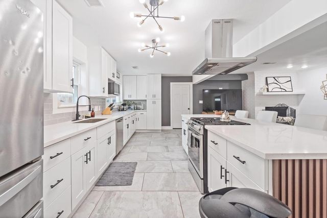 1206 Timber Lane, Friendswood, TX 77546