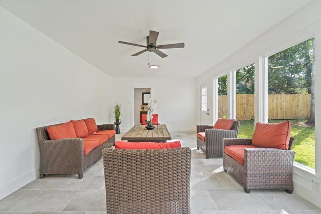 1206 Timber Lane, Friendswood, TX 77546