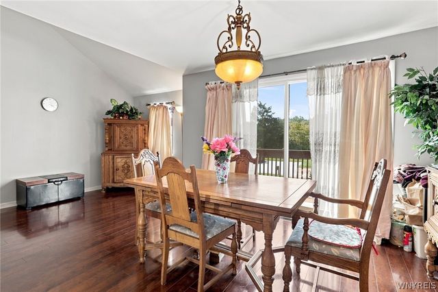 206 Old Meadow Drive, Amherst, NY 14051