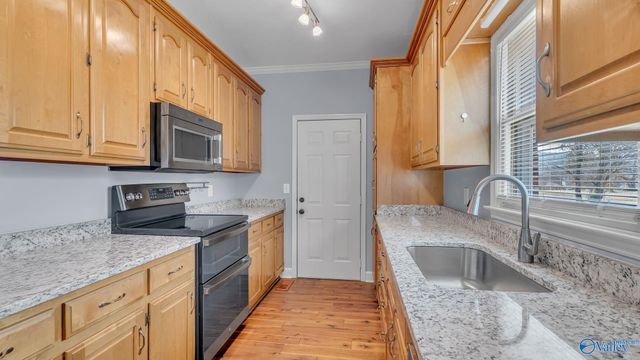 1700 Creek Bend Circle, Huntsville, AL 35802