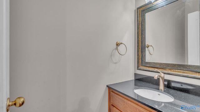 1700 Creek Bend Circle, Huntsville, AL 35802