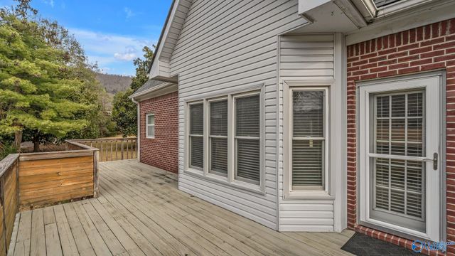 1700 Creek Bend Circle, Huntsville, AL 35802