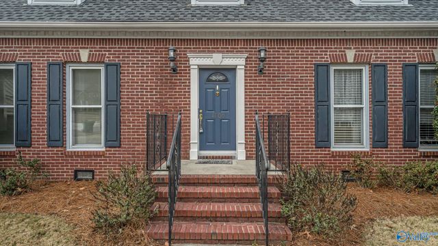 1700 Creek Bend Circle, Huntsville, AL 35802