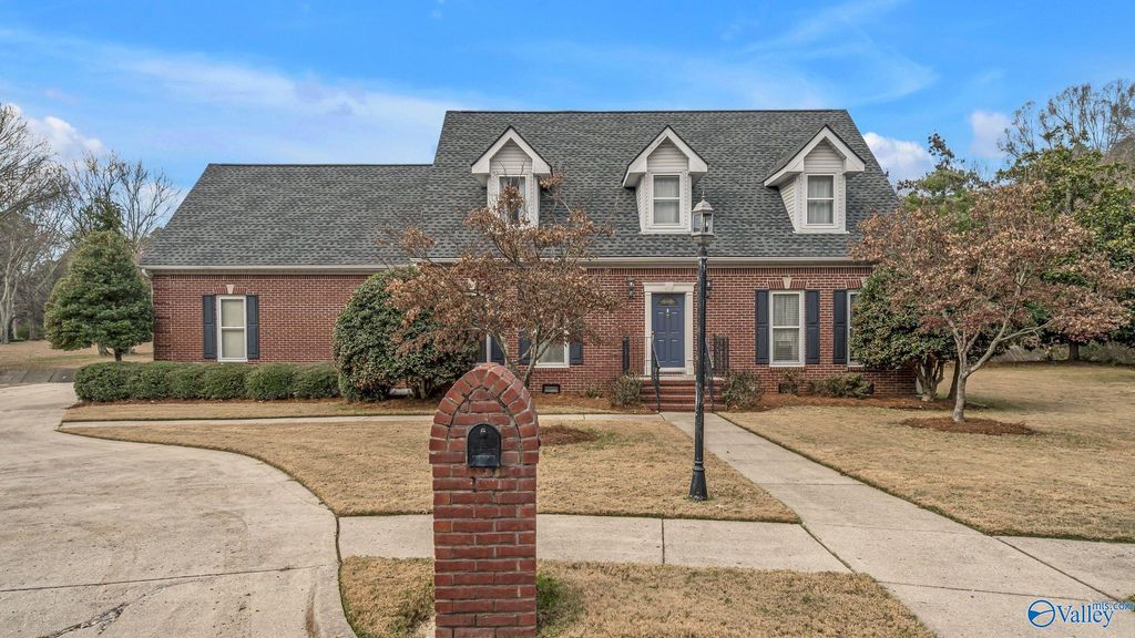 1700 Creek Bend Circle, Huntsville, AL 35802