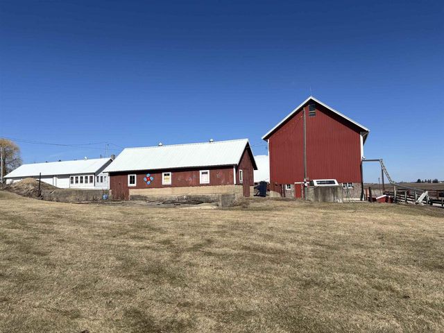 W7900 Meek Road, Arlington, WI 53911