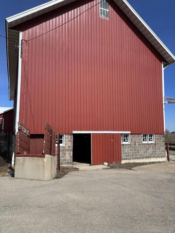 W7900 Meek Road, Arlington, WI 53911