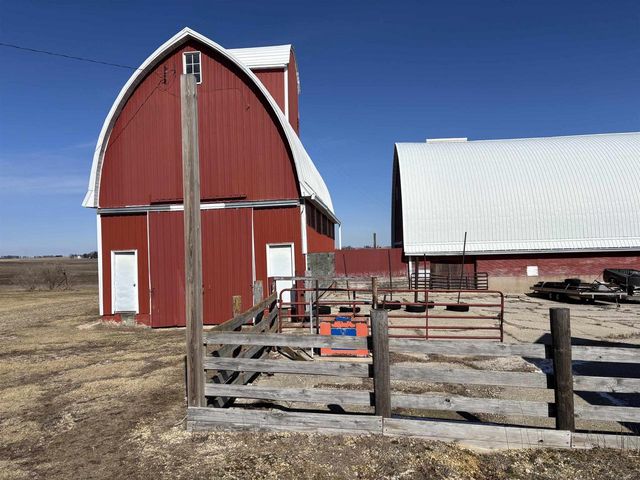 W7900 Meek Road, Arlington, WI 53911