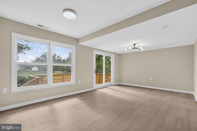 109 COLUMBIA CIR, Stephens City, VA 22655