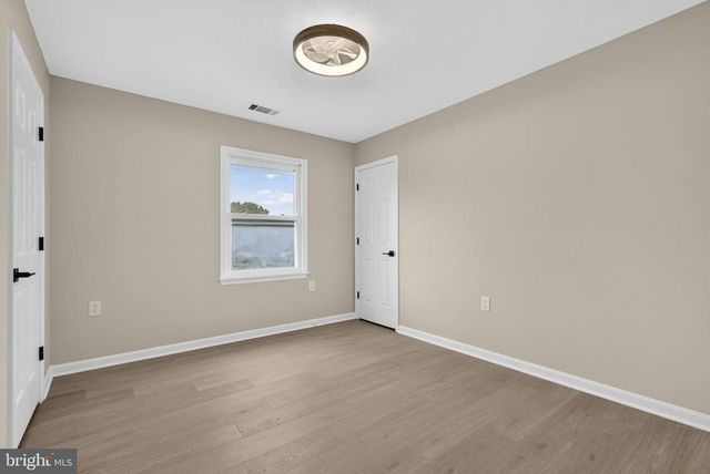 109 COLUMBIA CIR, Stephens City, VA 22655