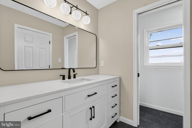 109 COLUMBIA CIR, Stephens City, VA 22655