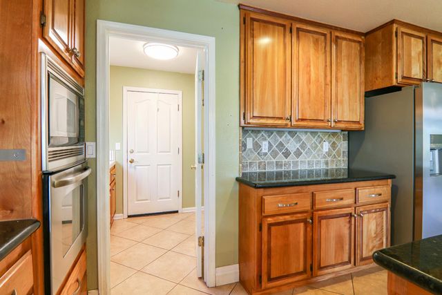 11939 Old Eureka Way, Gold River, CA 95670