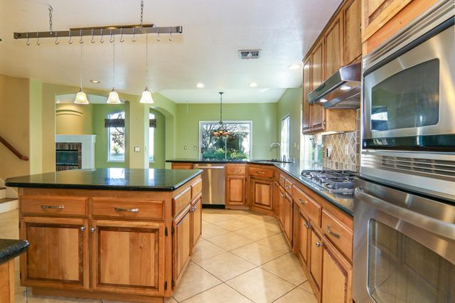 11939 Old Eureka Way, Gold River, CA 95670