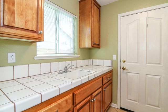 11939 Old Eureka Way, Gold River, CA 95670