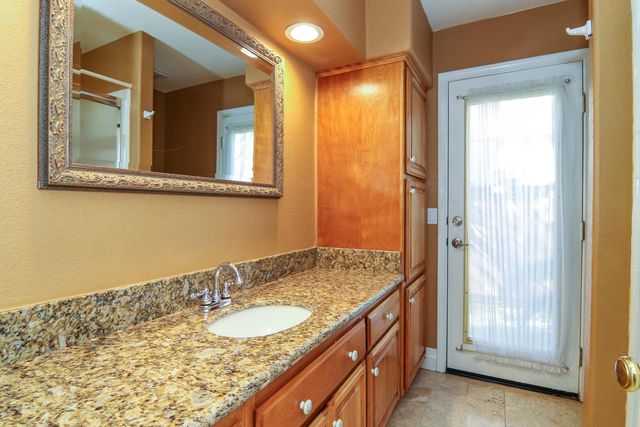 11939 Old Eureka Way, Gold River, CA 95670