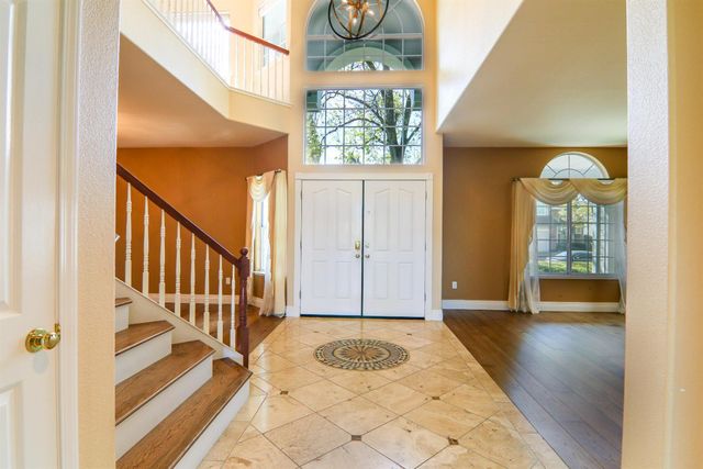 11939 Old Eureka Way, Gold River, CA 95670