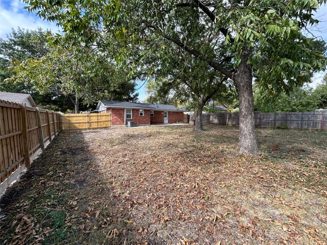 1306 Hillcrest Drive, Garland, TX 75040