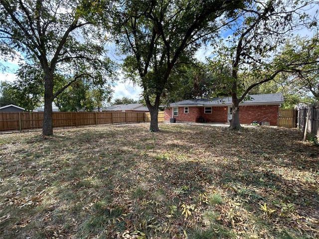 1306 Hillcrest Drive, Garland, TX 75040