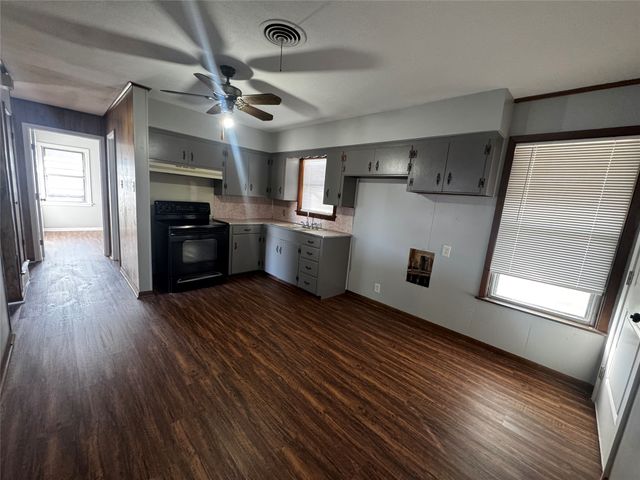 600 E 5th Street, Ferris, TX 75125