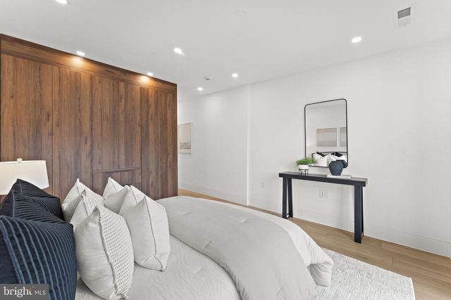 1016 5TH ST NE, Washington, DC 20002