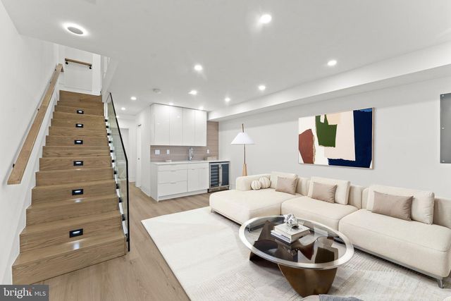 1016 5TH ST NE, Washington, DC 20002