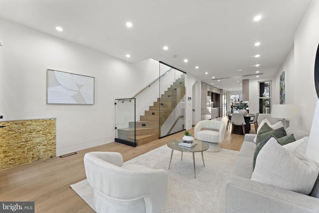 1016 5TH ST NE, Washington, DC 20002