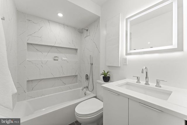 1016 5TH ST NE, Washington, DC 20002