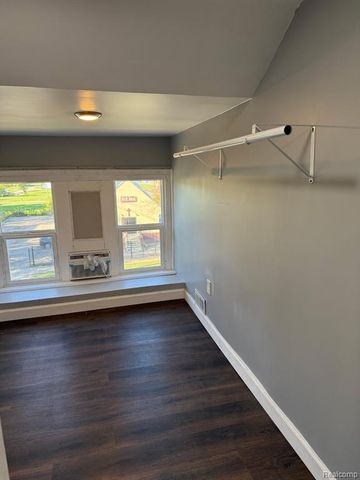 3520 Cadillac Boulevard, Detroit, MI 48214