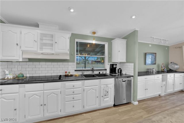 5550 Vicki Ann Road, Pahrump, NV 89048