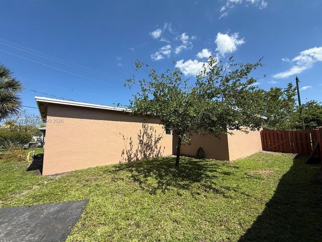 2713 NW 6th St, Pompano Beach, FL 33069