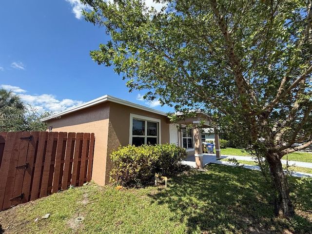 2713 NW 6th St, Pompano Beach, FL 33069