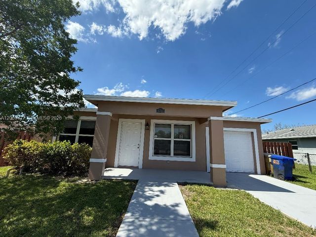 2713 NW 6th St, Pompano Beach, FL 33069