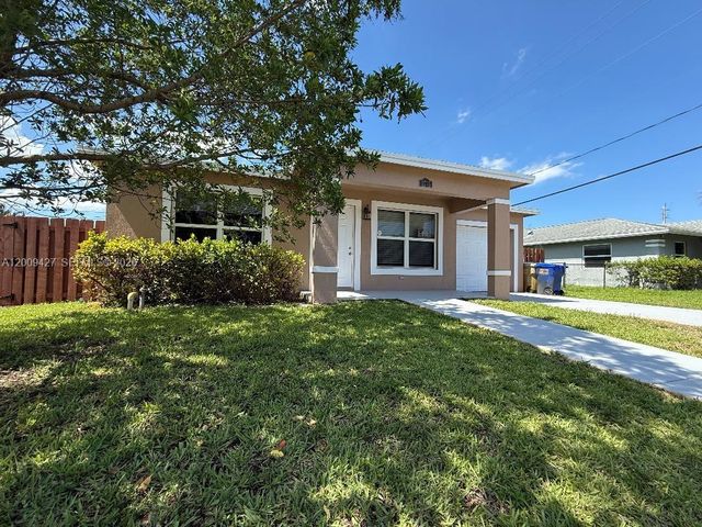 2713 NW 6th St, Pompano Beach, FL 33069