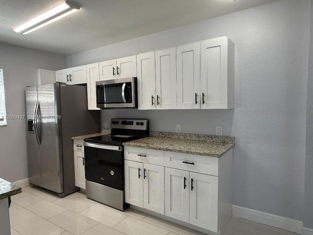 2713 NW 6th St, Pompano Beach, FL 33069