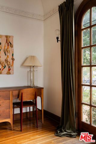 127 N Gower Street, Los Angeles, CA 90004