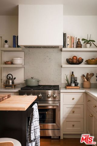 127 N Gower Street, Los Angeles, CA 90004