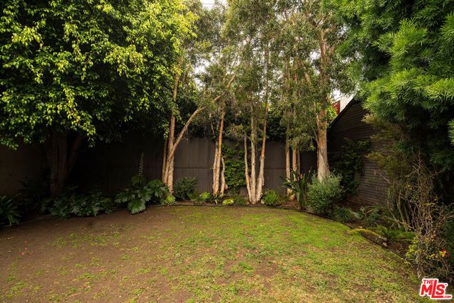 127 N Gower Street, Los Angeles, CA 90004