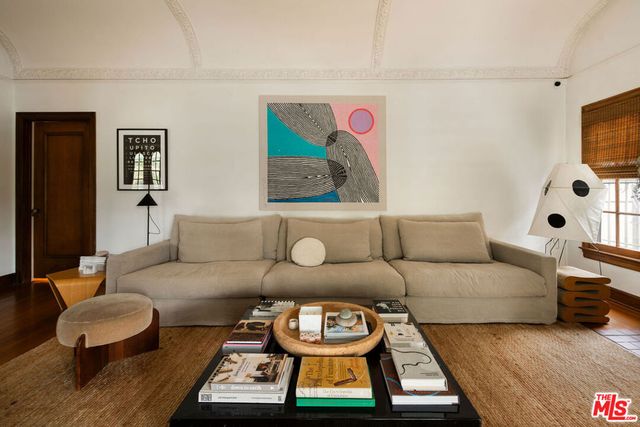 127 N Gower Street, Los Angeles, CA 90004