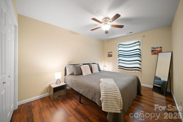 7 Apple Lane, Asheville, NC 28804