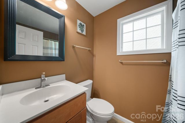 7 Apple Lane, Asheville, NC 28804