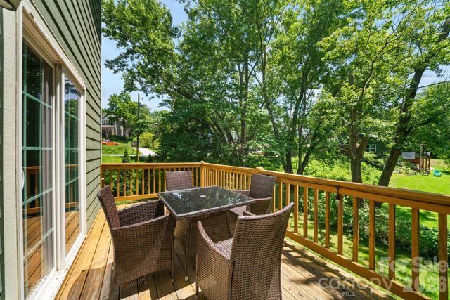 7 Apple Lane, Asheville, NC 28804