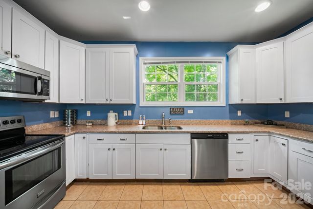 7 Apple Lane, Asheville, NC 28804