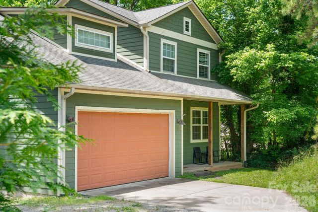 7 Apple Lane, Asheville, NC 28804
