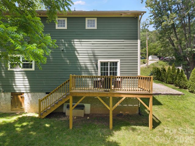 7 Apple Lane, Asheville, NC 28804