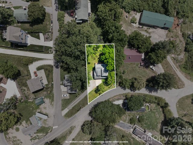 7 Apple Lane, Asheville, NC 28804