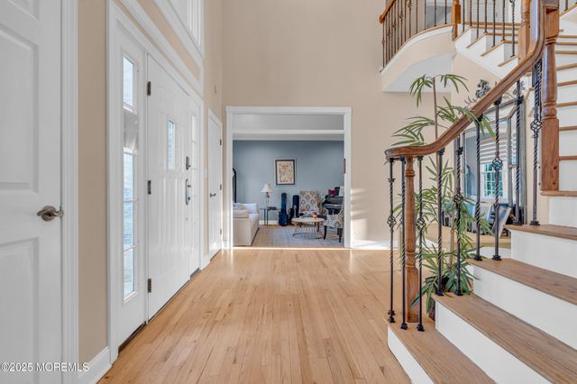 21 Old Queens Court, Eatontown, NJ 07724