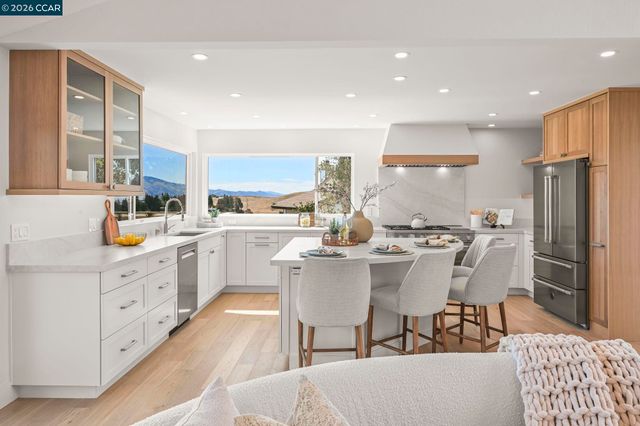 37 Corte Pinon, Moraga, CA 94556