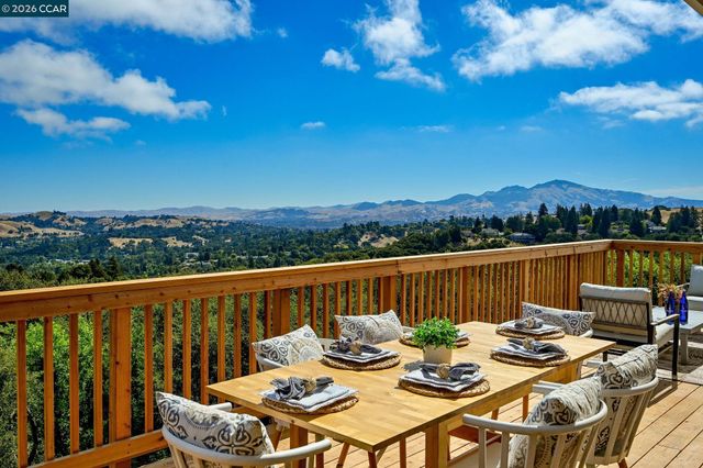 37 Corte Pinon, Moraga, CA 94556